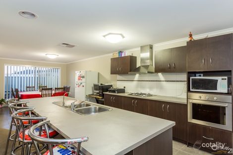 Property photo of 7 Greenaway Terrace Cranbourne East VIC 3977