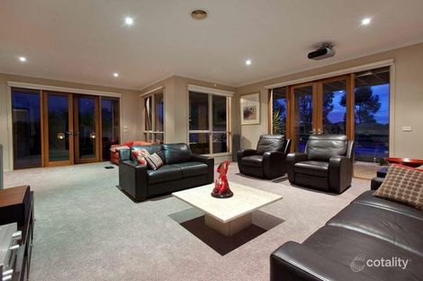Property photo of 15 Niblick Circuit Sandhurst VIC 3977