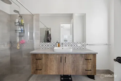 Property photo of 58 Jordan Place Young NSW 2594