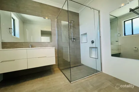 Property photo of 21/22 Freeman Crescent Armidale NSW 2350