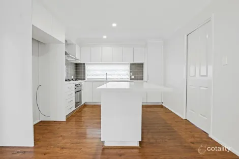 Property photo of 2 Grace Place Flinders NSW 2529