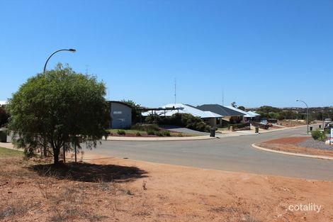 4 Fairway Bend, Northam, WA 6401