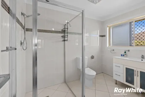 Property photo of 5 Voss Boulevard Heritage Park QLD 4118