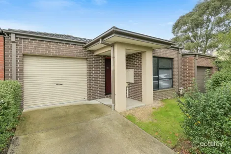 77 Havana Pde, Pakenham, VIC 3810