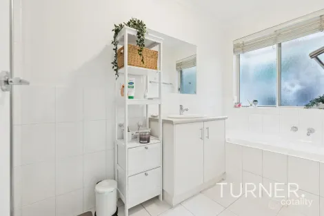 Property photo of 34 Walkleys Road Valley View SA 5093