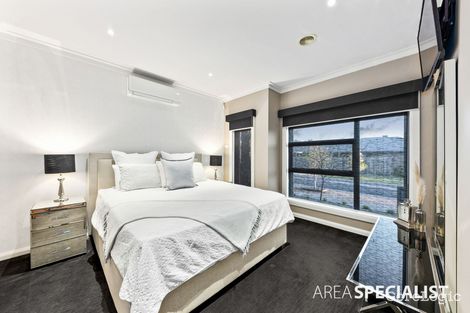 Property photo of 18 Subiaco Way Taylors Hill VIC 3037