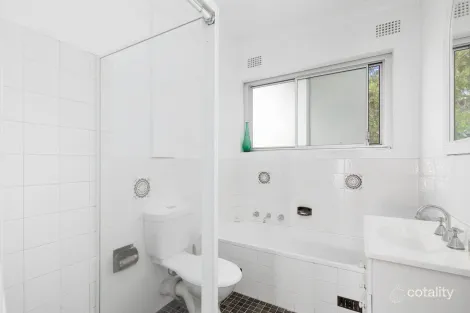 Property photo of 21/52 Carrington Parade Curl Curl NSW 2096