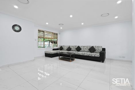 Property photo of 4 Joanie Place Glendenning NSW 2761