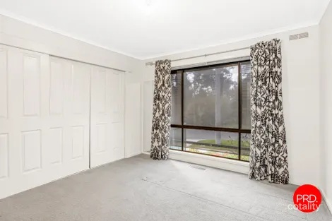 Property photo of 2A Pethard Place Golden Square VIC 3555