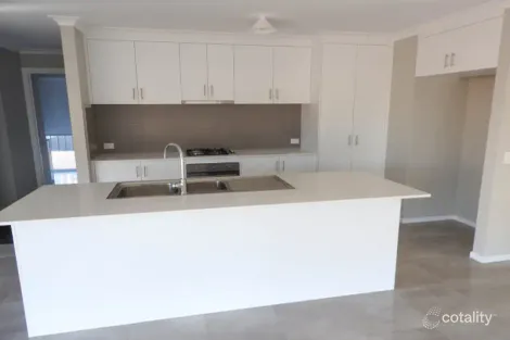 Property photo of 3 Phelps Court Thurgoona NSW 2640