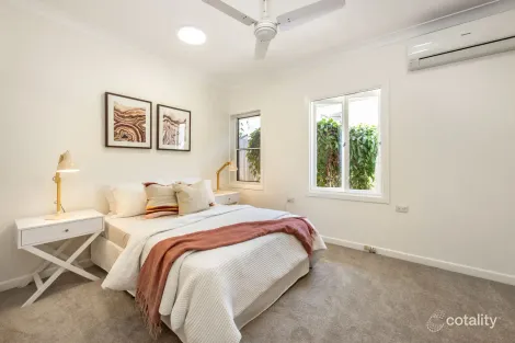 Property photo of 33 Kenmore Road Kenmore QLD 4069