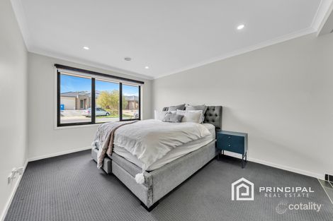 Property photo of 36 Cradle Avenue Clyde VIC 3978