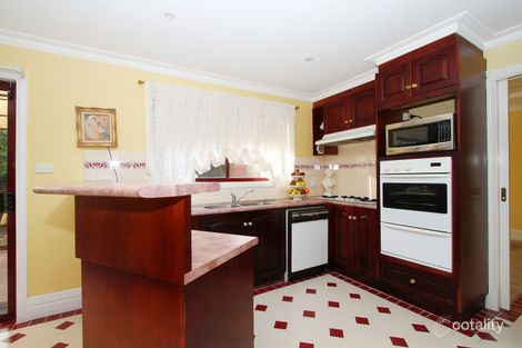 Property photo of 15 Hepburn Place Sydenham VIC 3037