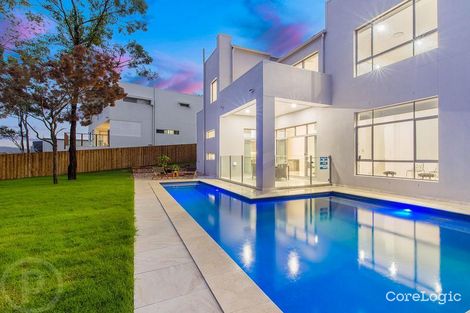 11 Ironbark St, Carindale, QLD 4152