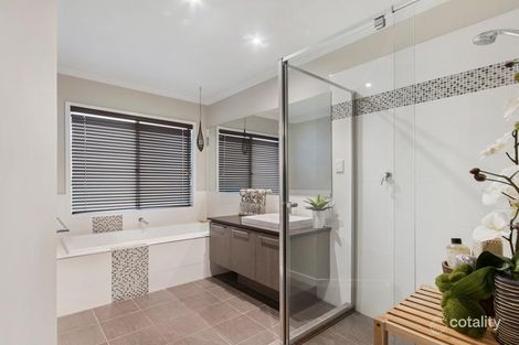 49 Saltbush Cres, Brookfield, VIC 3338