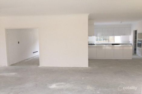 Property photo of 19 Clementine Boulevard Treeby WA 6164