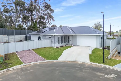 Property photo of 17 Norwich Place Mount Gambier SA 5290