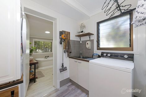 Property photo of 33 Gunsynd Grove Branyan QLD 4670