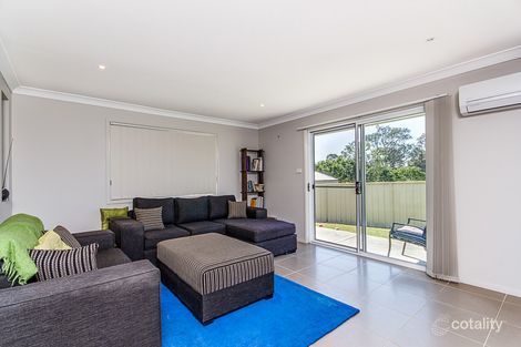 Property photo of 35 Kelly Circle Rutherford NSW 2320