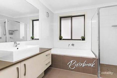 Property photo of 18 Buran Road Pemulwuy NSW 2145