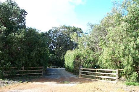 39 Symers St, Little Grove, WA 6330