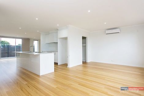 Property photo of 2/23 Werribee Street South Werribee VIC 3030