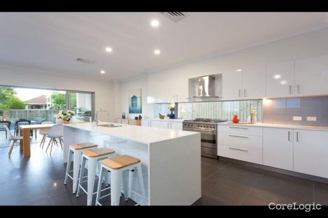 Property photo of 125 Graceville Avenue Graceville QLD 4075