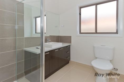 Property photo of 2 Lotus Place Brookfield VIC 3338