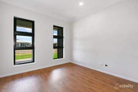 Property photo of 68 Webcke Crescent Kleinton QLD 4352