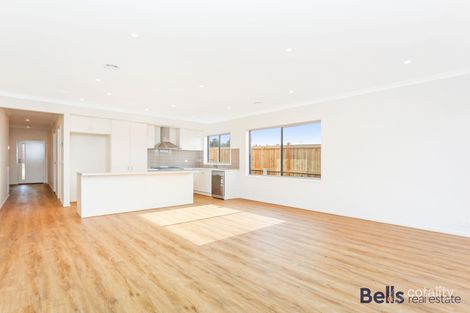 Property photo of 10 Fulham Crescent Thornhill Park VIC 3335