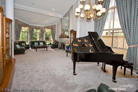 Property photo of 32 Delfin Drive Macgregor QLD 4109