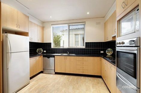 Property photo of 2/4 Testar Grove Caulfield North VIC 3161