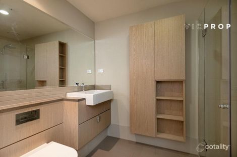 Property photo of 911/228 A'Beckett Street Melbourne VIC 3000
