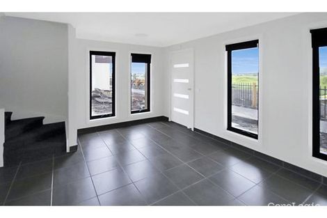Property photo of 12 Swagman Walk Wollert VIC 3750