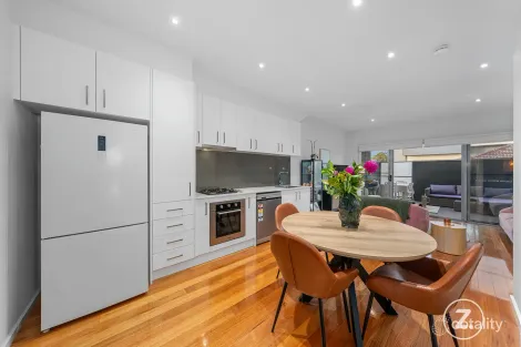 Property photo of 2/181 Stud Road Wantirna South VIC 3152
