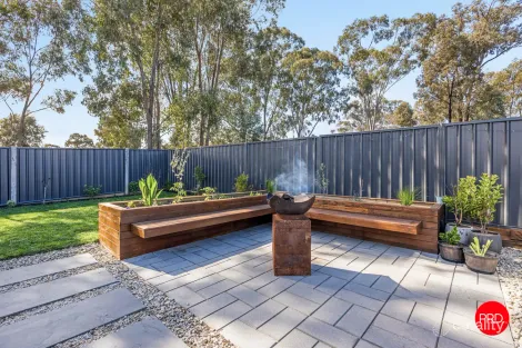 Property photo of 6 Nestor Place Jackass Flat VIC 3556