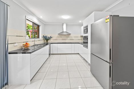 Property photo of 2 Gill Court Bundamba QLD 4304