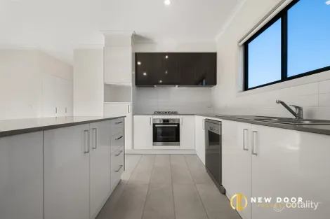 Property photo of 4 Saphira Street Googong NSW 2620