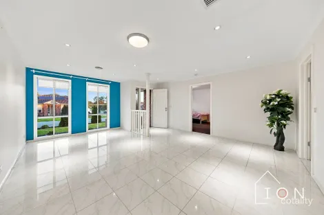 Property photo of 13 Taplan Crescent Cranbourne West VIC 3977