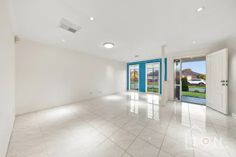 Property photo of 13 Taplan Crescent Cranbourne West VIC 3977
