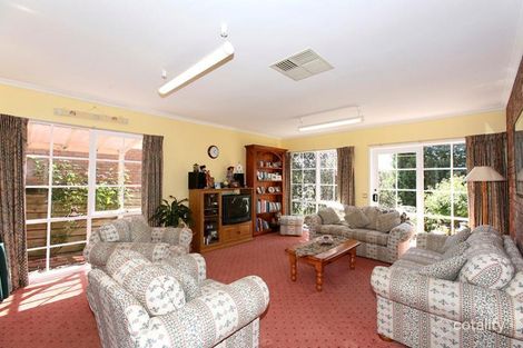 Property photo of 13 Era Court Donvale VIC 3111