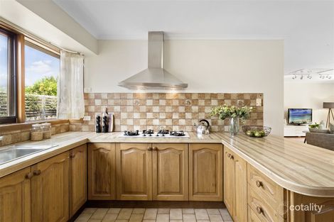 Property photo of 10 Mara Close Wantirna South VIC 3152
