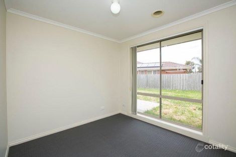 Property photo of 39 Linda Drive Cranbourne West VIC 3977