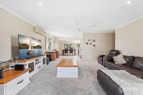 Property photo of 106 Station Road Loganlea QLD 4131
