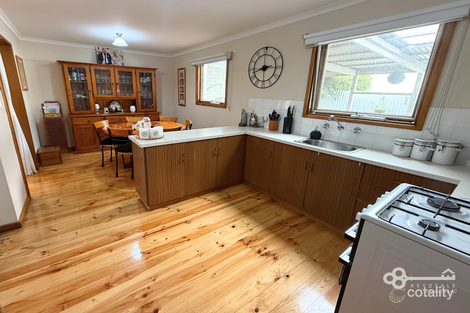 Property photo of 14 Maroonga Crescent Mount Gambier SA 5290