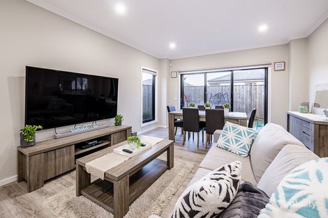 Property photo of 3 Cartwright Grove Cranbourne East VIC 3977