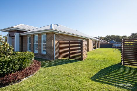 Property photo of 19 Settlers Boulevard Chisholm NSW 2322