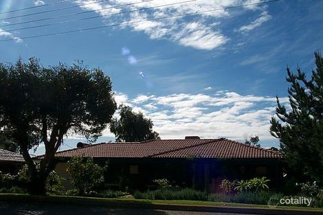 14 Camberley St, Thornlie, WA 6108