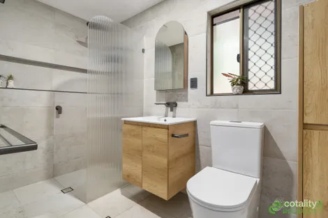 Property photo of 10 Thomas Court Cashmere QLD 4500
