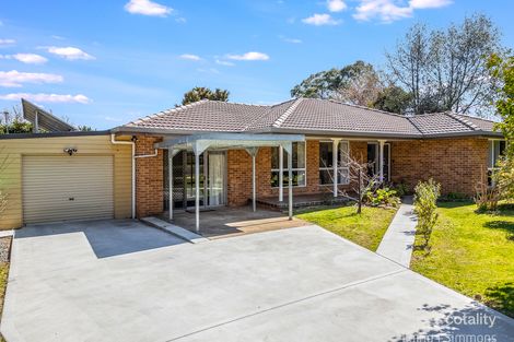 26 Crest Rd, Armidale, NSW 2350